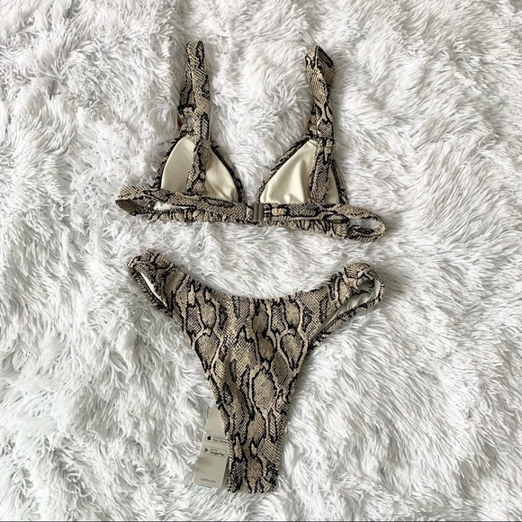 Cupshe NWT Bikini Swimsuit Low Waist V Neck Textured Snakeskin Two Piece - Picture 13 of 15